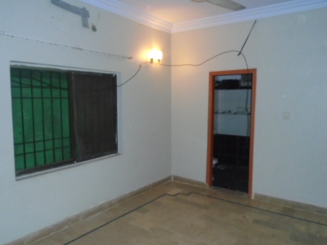 Clifton block 5 (town house) ground floor 1800 sqft available for rent