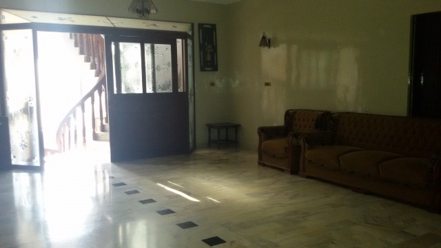 12 bedroom banglow on main road - near Qatar consulate